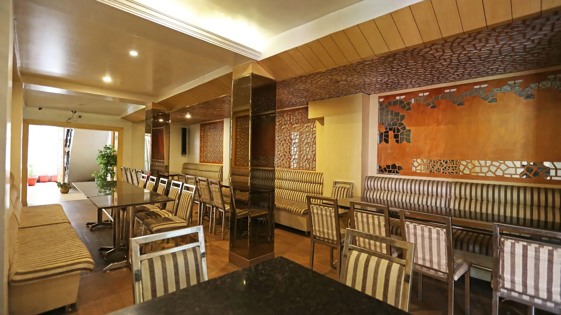 Hotel Majestic Grand Shimla 3*,  India